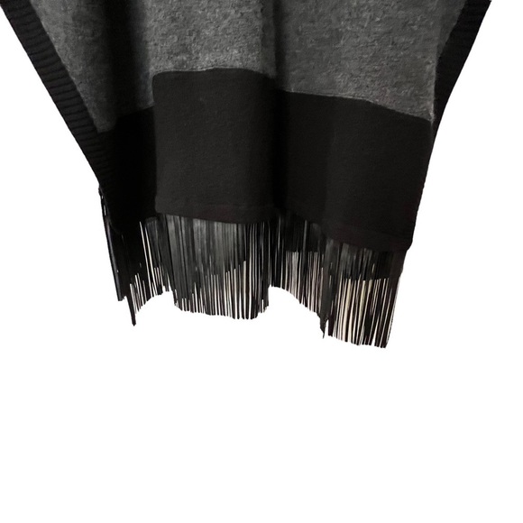 PH5 Pure Wool Oversized Square Cape Sweater Poncho with Fringe Bottom S Boho - Picture 6 of 16